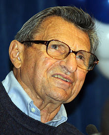 220px-joe_paterno_-_penn_state_-_outback_bowl_pep_rally_123110_cropped